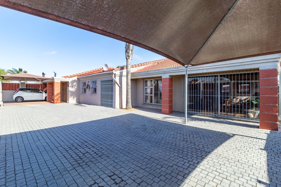 4 Bedroom Property for Sale in Soneike Western Cape